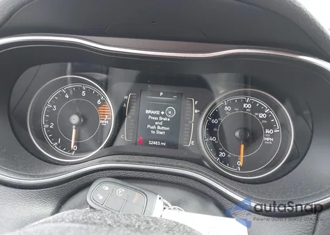 2019 Jeep Cherokee Latitude Plus 4X4 z USA, uszkodzony, nr VIN 1C4PJMLB6KD384765